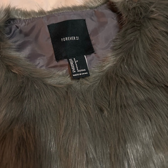 Faux Fur Vest Dark Gray Size Small Forever 21 - Picture 10 of 10